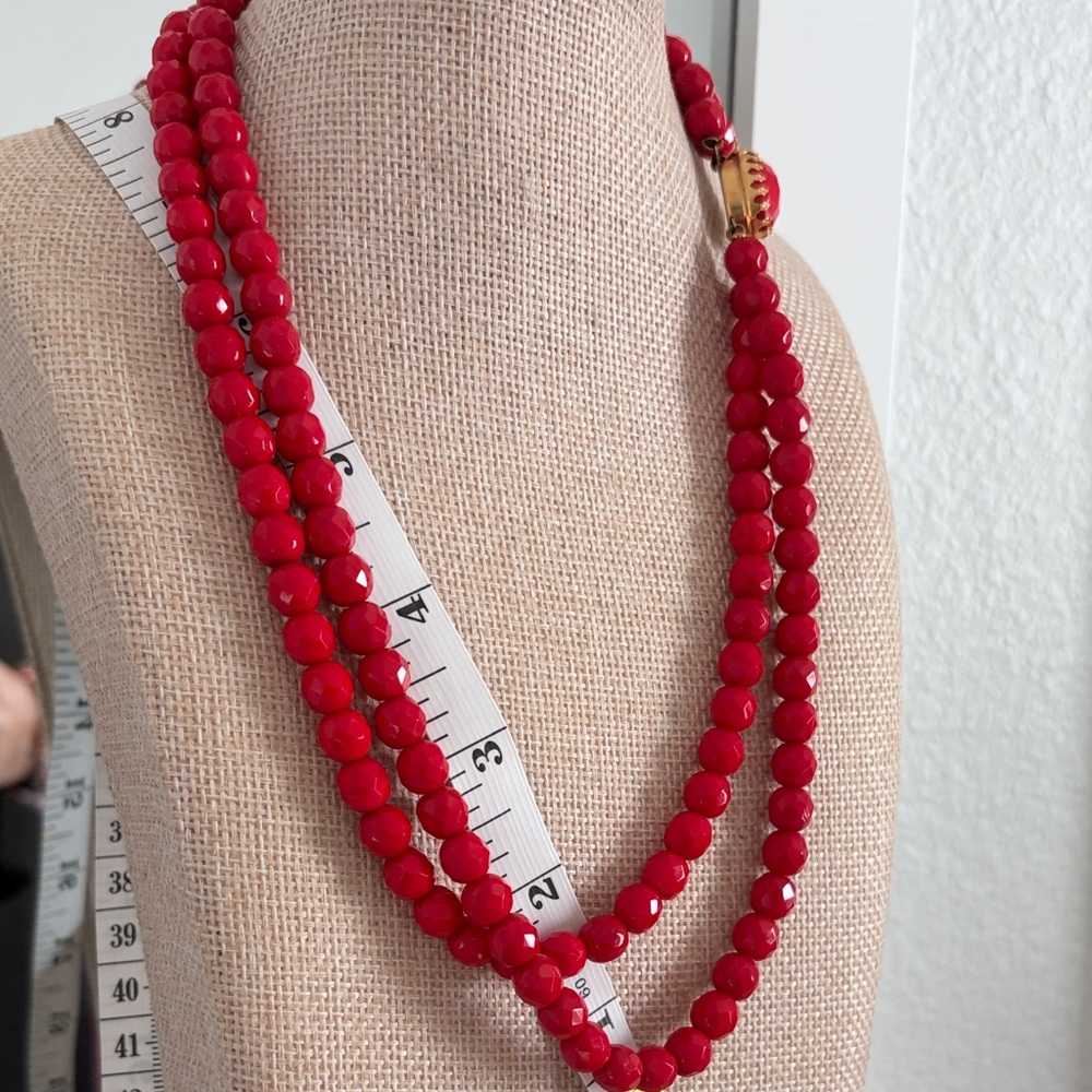 Vintage                               Elegant Red Glass Beaded Necklace - Picture 7 of 7